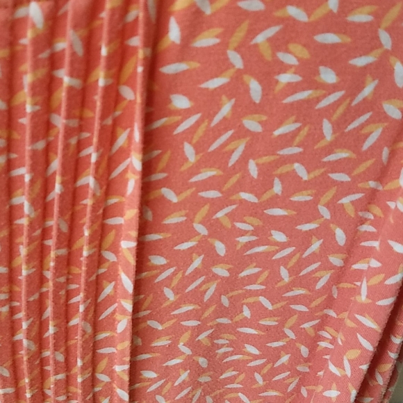 Lightweight Patterned Tank - Picture 5 of 6